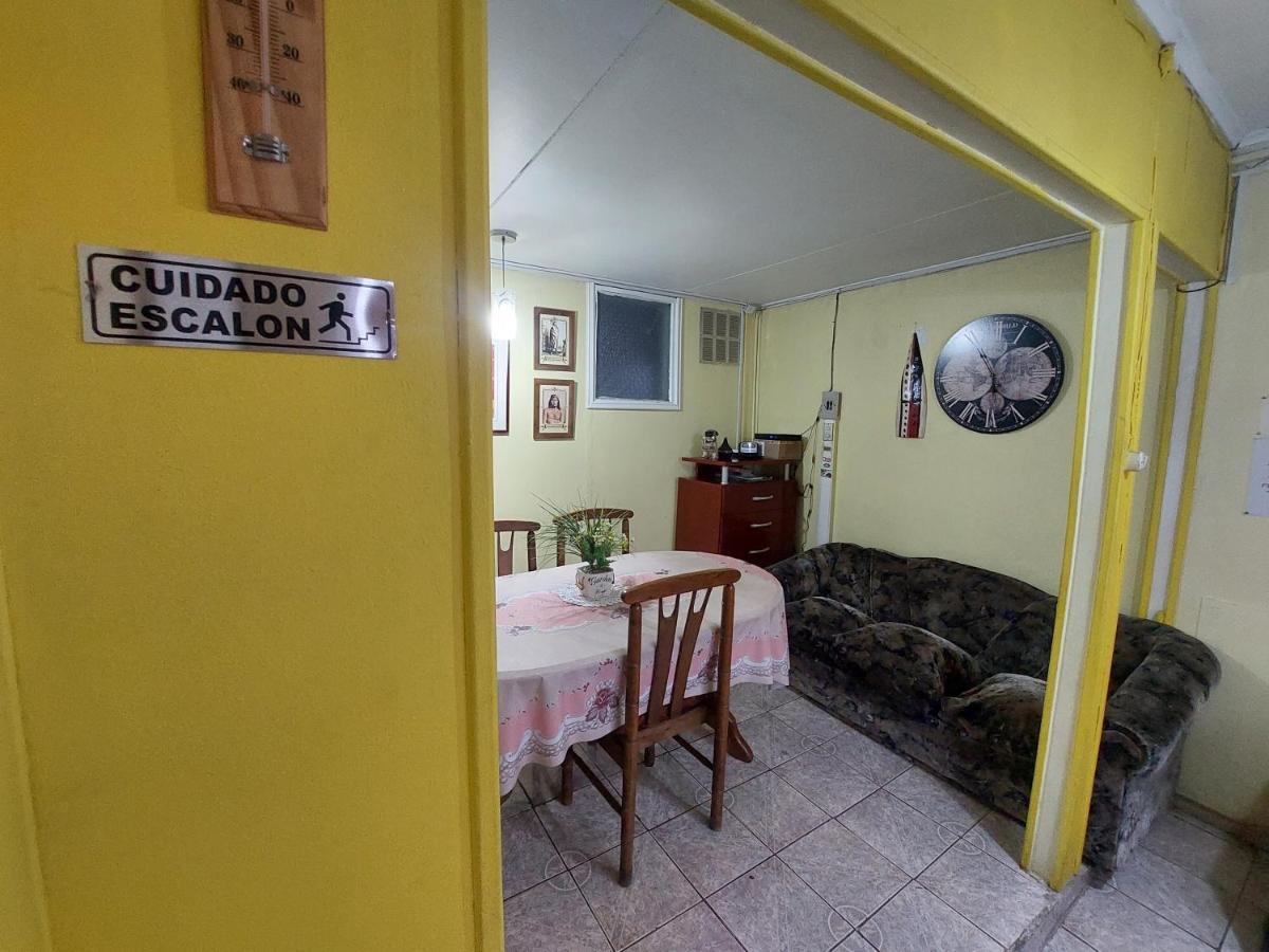 Hospedaje Familiar Punta Arenas Esterno foto